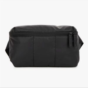 🆕 Calpak Luka Belt Bag in Black